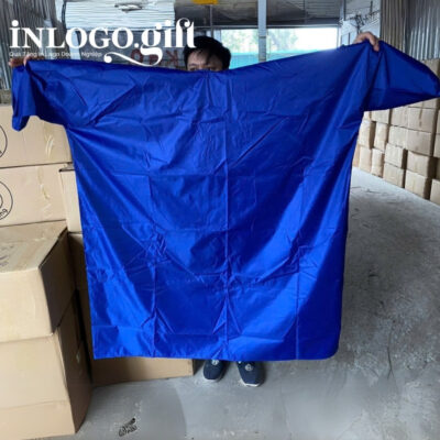Áo mưa bít in logo vải dù vân tổ ong màu xanh dương 1mx1m53 AM-01