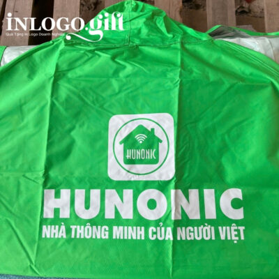 Áo mưa cánh dơi in logo vải dù vân tổ ong màu xanh lá 138cmx155cm AM-04