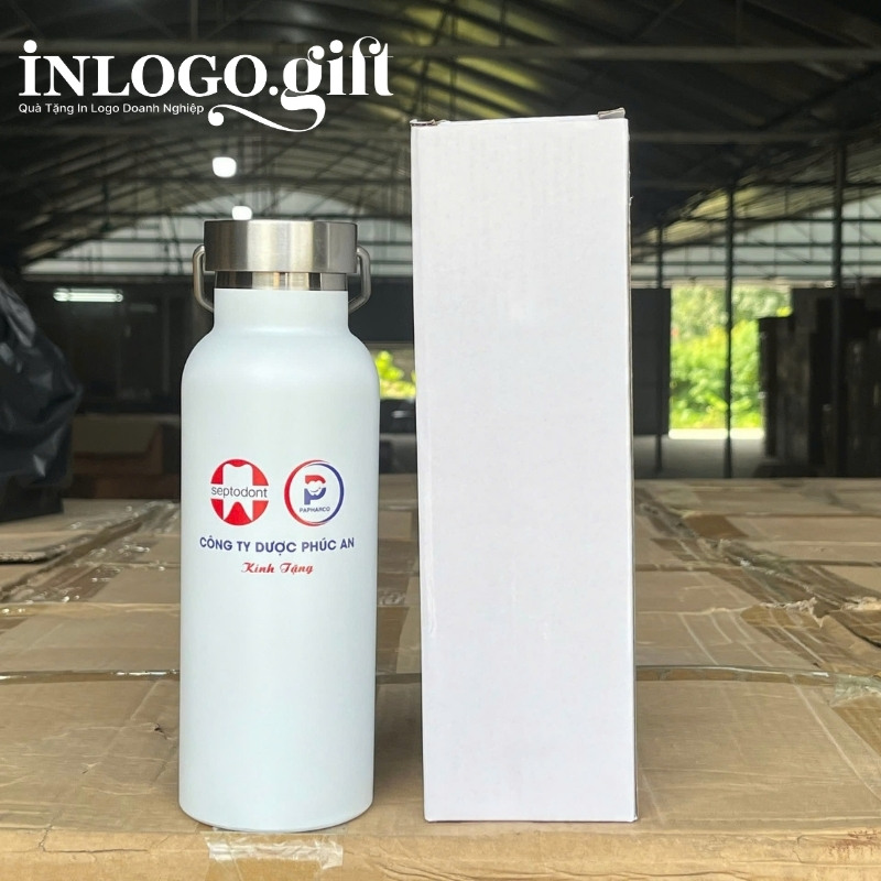 Bình giữ nhiệt quà tặng in logo có quai xách màu trắng 500ml