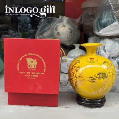 Bình hút lộc in logo màu vàng họa tiết hoa sen và cá chép