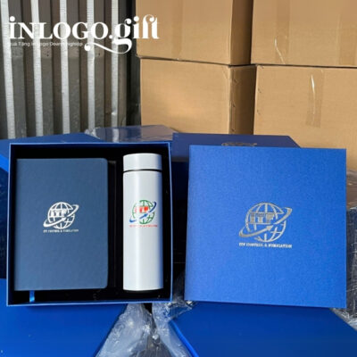 Bộ Giftset in logo gồm bình giữ nhiệt và sổ da ép nhũ kim