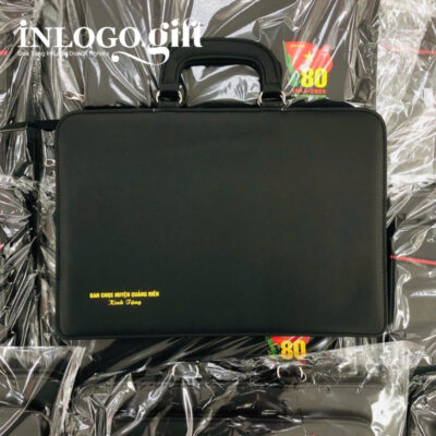Cặp da in logo màu đen 39x 11x 36cm
