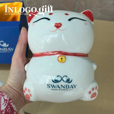 Heo đất in logo màu trắng hình mèo thần tài