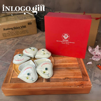 Khay mứt in logo 5 món dáng tim họa tiết vẽ tay hoa sen KM-01