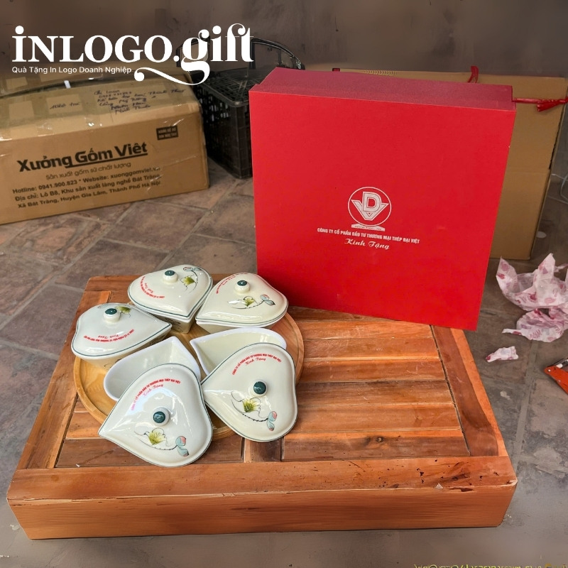 Khay mứt in logo 5 món dáng tim họa tiết vẽ tay hoa sen KM-01