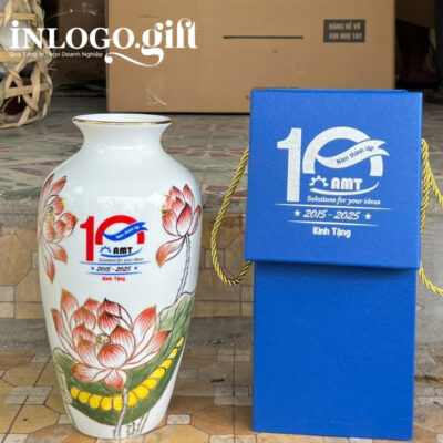 Lọ hoa in logo màu trắng họa tiết vẽ tay hoa sen đỏ 29cm LH-03