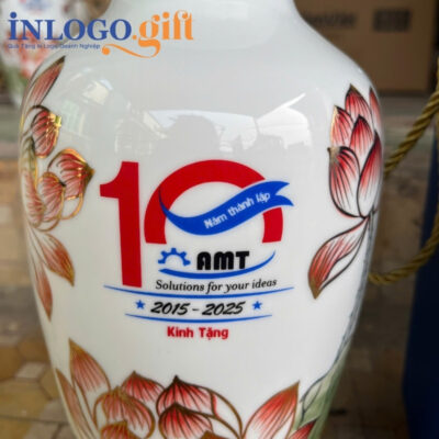 Lọ hoa in logo màu trắng họa tiết vẽ tay hoa sen đỏ 29cm LH-03