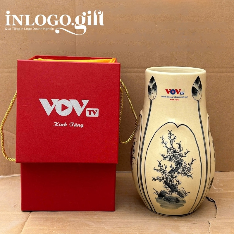 Lọ hoa in logo màu vàng hanh họa tiết hoa mai đen 27cm LH-01