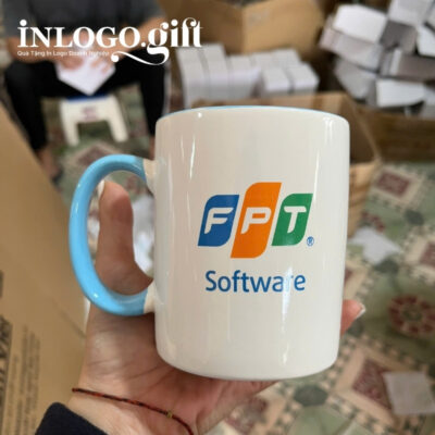 Ly sứ Bát Tràng in logo 2 màu xanh dương và trắng dáng trụ quai C 350ml