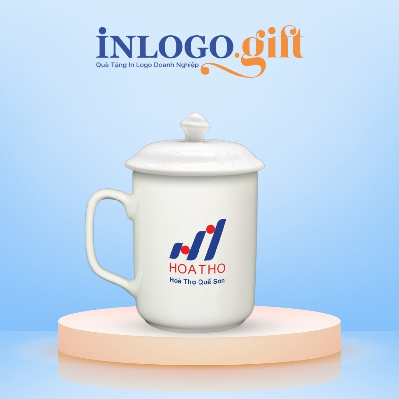 Ly sứ Bát Tràng in logo có nắp dáng trụ quai vuông 350ml