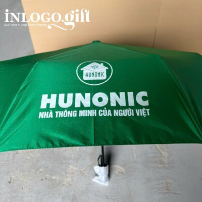 Ô dù in logo gấp 3 tự đẩy nút bấm nhựa vải pongee tráng keo đen màu xanh lá 96cm OD-03