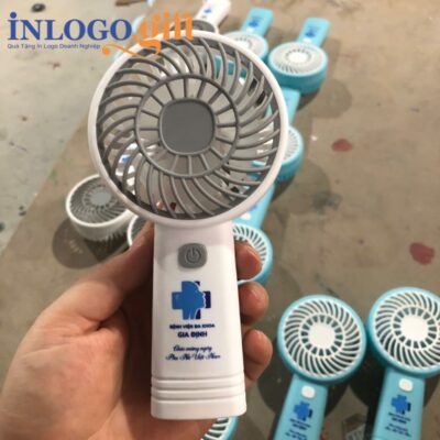 Quạt điện mini in logo cầm tay màu trắng 19cm QD-01