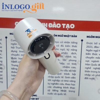 Quạt điện mini in logo cầm tay màu trắng hiển thị dung lượng pin 16.5cm QD-02