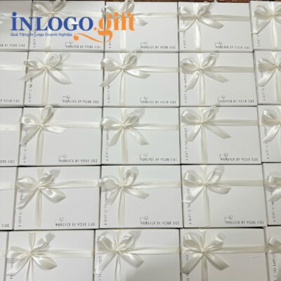 Set 2 khăn tắm và mặt thêu logo màu xanh mint