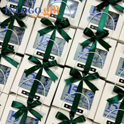 Set 2 khăn tắm và mặt thêu logo màu xanh mint
