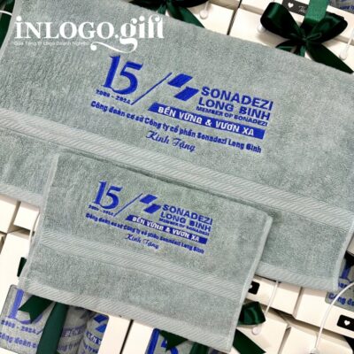 Set 2 khăn tắm và mặt thêu logo màu xanh mint