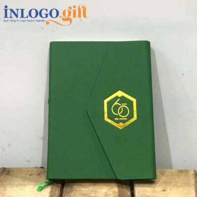 Sổ da in logo dán gáy 3 khúc màu xanh lá 15cmx21cm SD-01