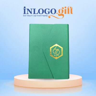 Sổ da in logo dán gáy 3 khúc màu xanh lá 15cmx21cm SD-01