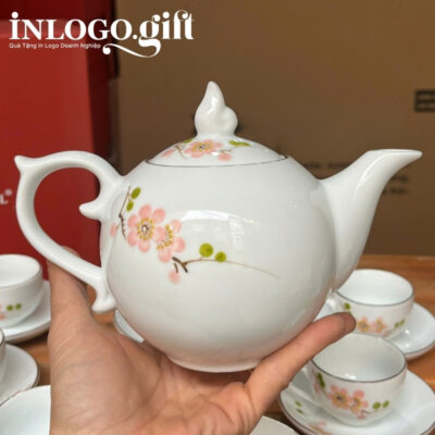 Bộ ấm chén in logo dáng bưởi lửa họa tiết hoa mai đỏ 650ml AC-06