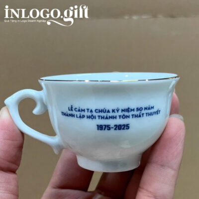 Bộ ấm chén in logo dáng thần đèn màu trắng 650ml AC-13