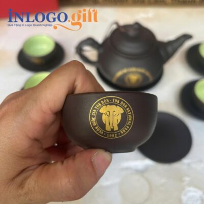 Bộ ấm chén in logo tử sa màu nâu đất dáng trúc đào 200ml