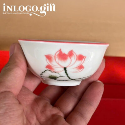 Bộ bát đĩa in logo 12 món men sứ trắng họa tiết hoa sen đỏ BD-05