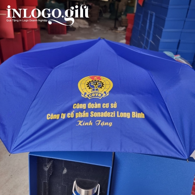 Bộ giftset in logo gồm bình giữ nhiệt và ô dù gấp 3 tự động 1 chiều BGS-17