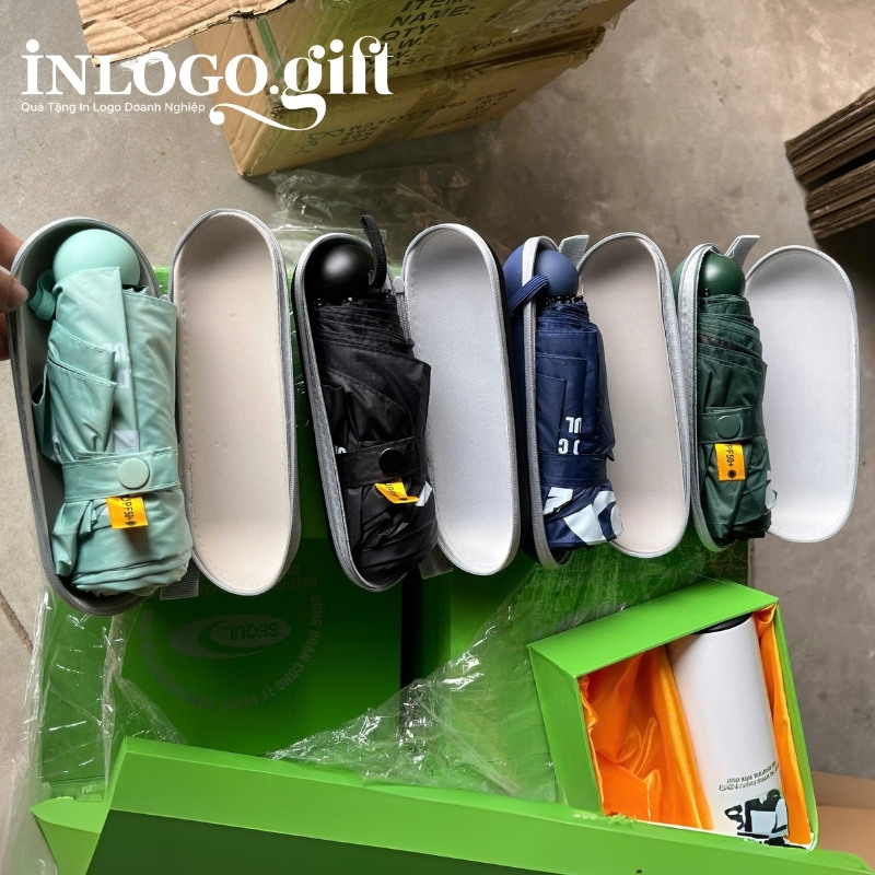 Bộ giftset in logo gồm bình giữ nhiệt và ô dù gấp 5 tự đẩy BGS-30