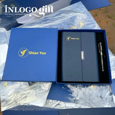 Bộ giftset in logo gồm sổ còng và bút kí
