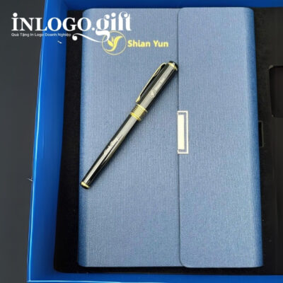 Bộ giftset in logo gồm sổ còng và bút kí