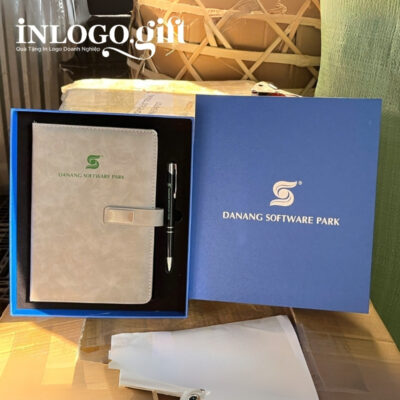 Bộ giftset in logo sổ da dán gáy và bút kí