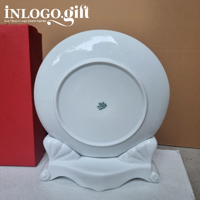 Đĩa biểu trưng in logo kèm đế sứ phi 22 màu trắng ĐBT-01
