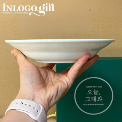 Đĩa sứ in logo tròn thương hiệu Minh Châu màu trắng 20cm ĐS-02