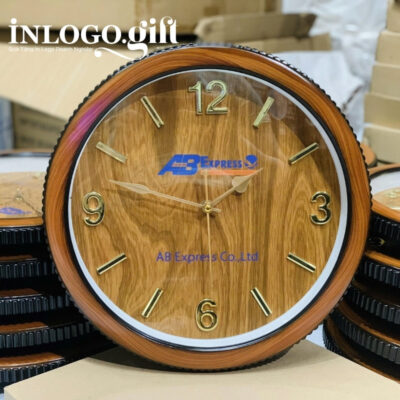 Đồng hồ treo tường in logo nắp chai màu gỗ số cọc 35cm DHT-06