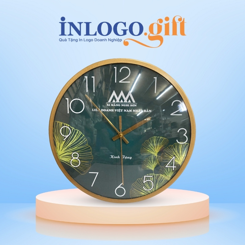 Đồng hồ treo tường in logo tròn mặt lồi màu xanh lá đậm số in 33cm DHT-05