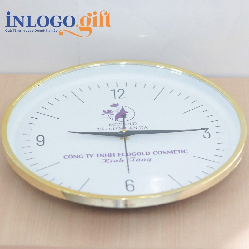 Đồng hồ treo tường in logo tròn vành mỏng xi vàng số in 35cm DHT-02