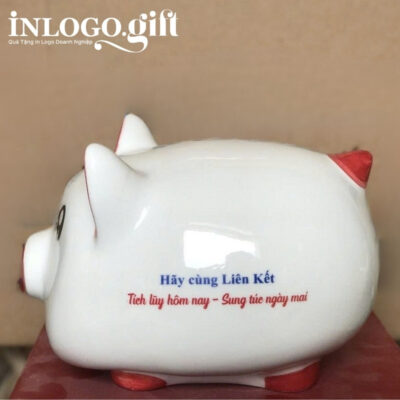 Heo đất in logo màu trắng tai hồng kích thước 14x15x19cm HĐ-07