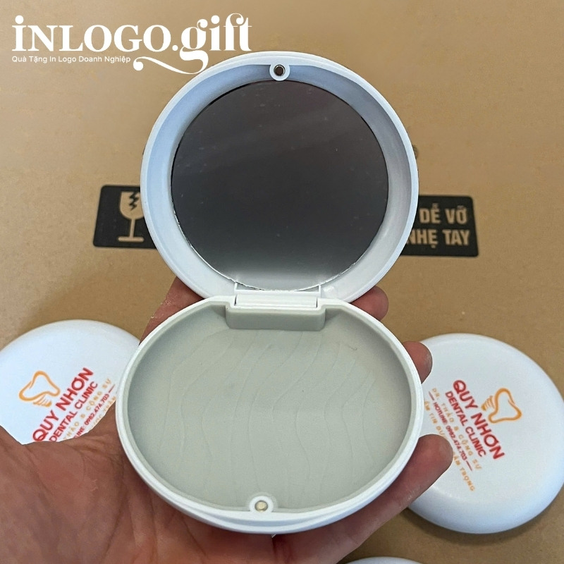 Hộp đựng niềng răng in logo hình tròn màu trắng HNR-01
