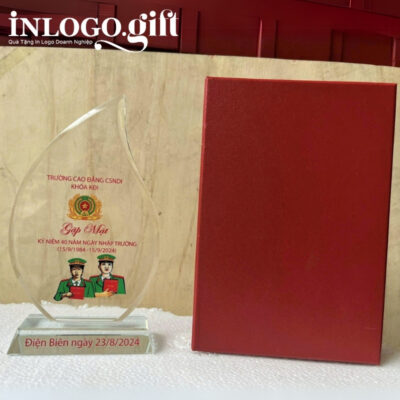 Kỷ niệm chương in logo pha lê dáng chiếc lá KNC-02
