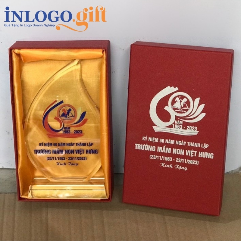 Kỷ niệm chương in logo pha lê dáng chiếc lá 20cm KNC-01