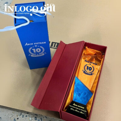 Kỷ niệm chương in logo pha lê dáng cúp KNC-03