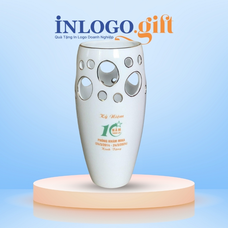 Lọ hoa in logo dáng bom lỗ màu trắng 24.5cm