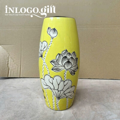 Lọ hoa in logo dáng bom màu vàng họa tiết hoa sen 31cm