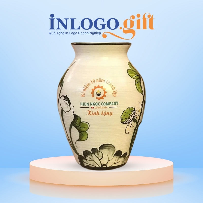 Lọ hoa in logo dáng vò men xước trắng họa tiết cây sen 24cm