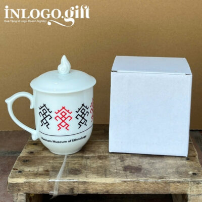 Ly sứ Bát Tràng in logo dáng ngọn lửa có nắp quai bán tim 400ml LS-08