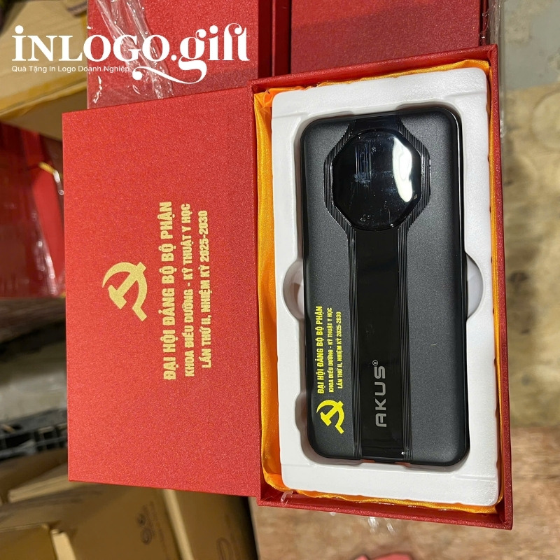 Sạc dự phòng in logo thương hiệu Akus màu đen dung lượng 10.000mAh SDP-02