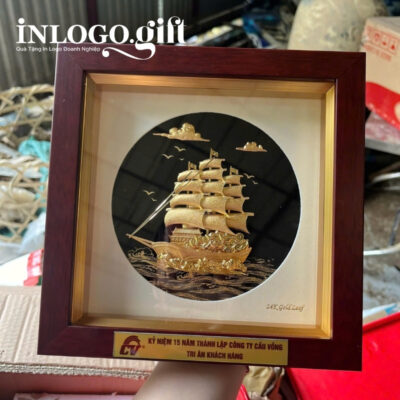 Tranh dát vàng in logo họa tiết thuận buồm xuôi gió 20x20cm