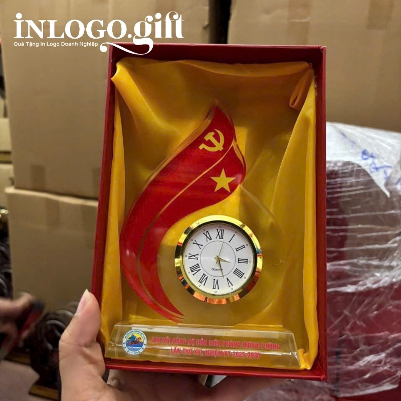 Đồng hồ để bàn in logo pha lê dáng ngọn lửa DHB-06