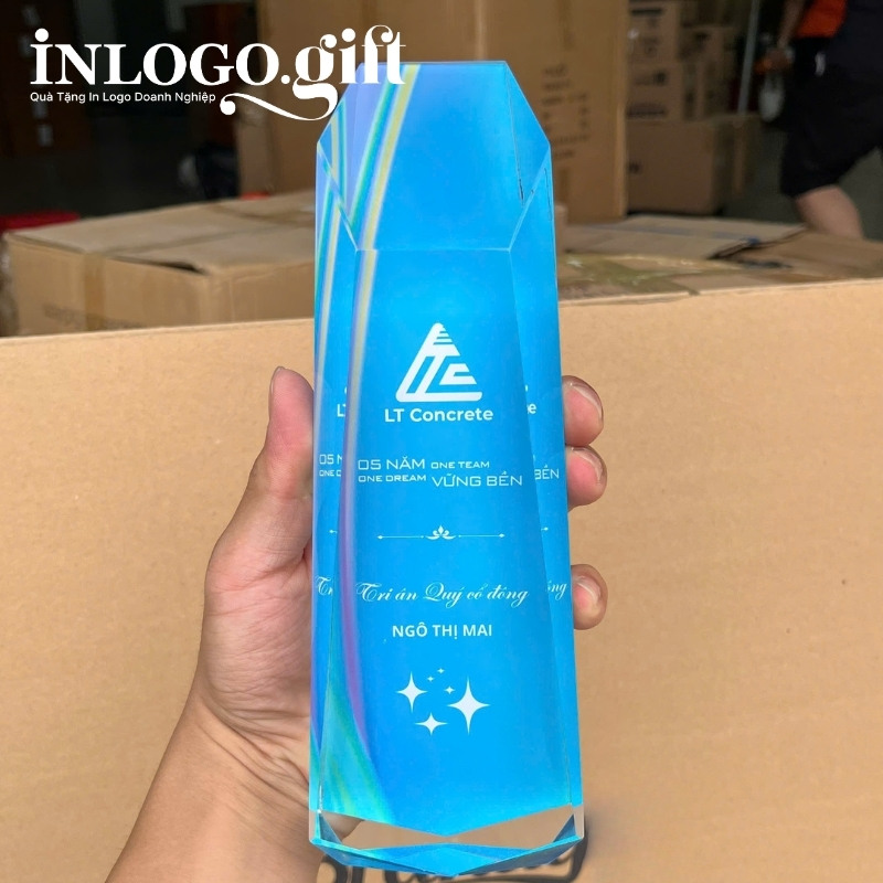 Kỷ niệm chương in logo pha lê Metamax nguyên khối KNC-04