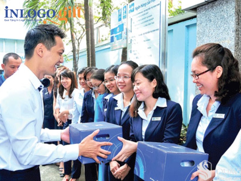 Quà tặng nhân viên giúp xây dựng văn hóa tích cực